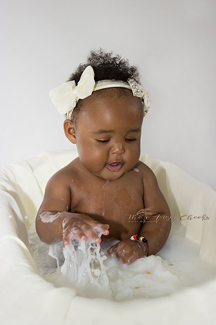 Baby Photographer High Wycombe Bucks Sitter