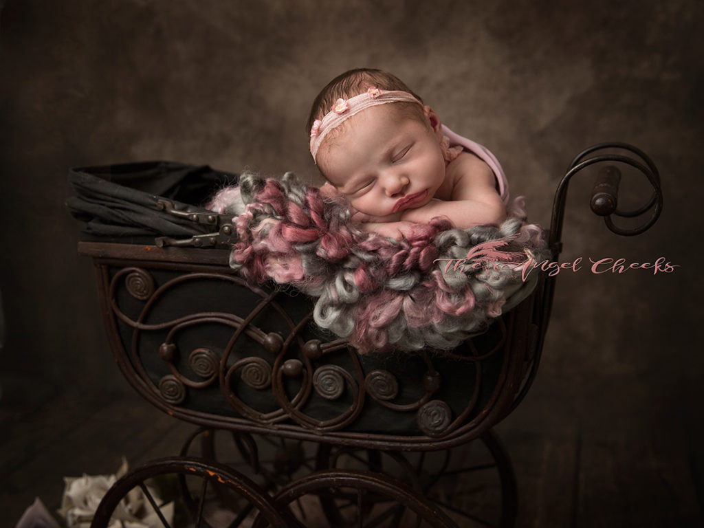 newborn baby vintage photo session High Wycombe The angel Cheeks