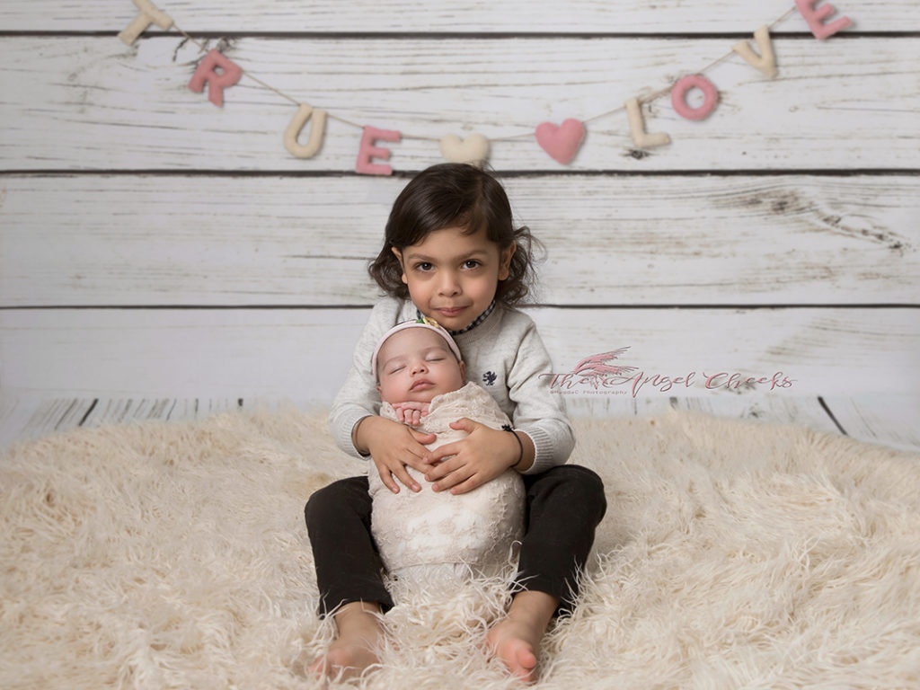 newborn photographer baby photo session High Wycombe The angel Cheeks