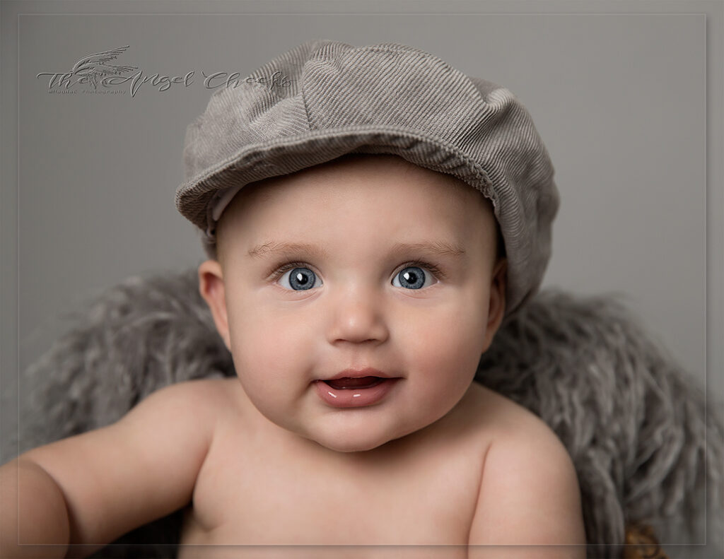 sitting baby photographer